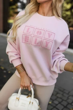 CandyTM BLUZA DRESOWA BAWEŁNIANA Z NAPISEM LOVELY PUDROWY RÓŻ