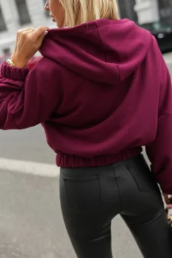 CandyTM BLUZA DRESOWA BAWEŁNIANA Z KAPTUREM Z MINIMALISTYCZNYM NAPISEM BURGUNDOWA