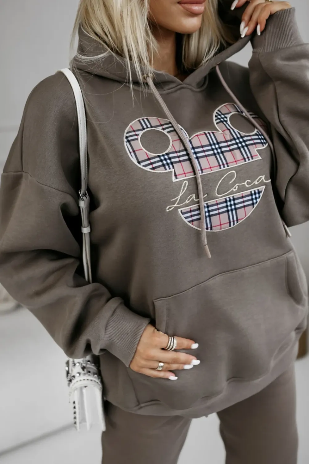 CandyTM BLUZA DRESOWA MICKY OCIEPLANA Z KAPTUREM BRĄZOWA