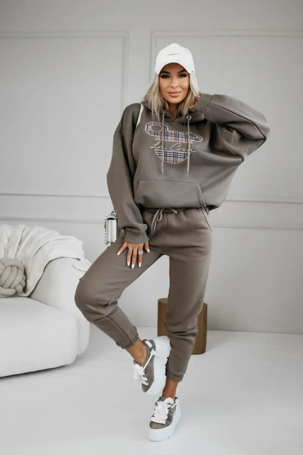 CandyTM BLUZA DRESOWA MICKY OCIEPLANA Z KAPTUREM BRĄZOWA