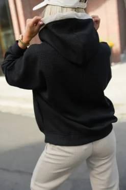 CandyTM BLUZA DRESOWA Z KAPTUREM WAFFLE Z HAFTEM CZARNA