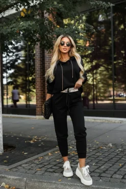 CandyTM BLUZA DRESOWA Z WISKOZY RICKY Z KAPTUREM ZE ZŁOTYMI TROCZKAMI CZARNA