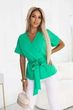 CandyTM BLUZKA ALICE Z KRÓTKIM RĘKAWEM Z KOPERTOWYM DEKOLTEM ZIELONA