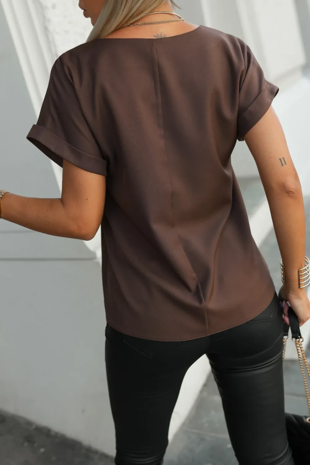 CandyTM BLUZKA AMORE Z DEKOLTEM W SEREK BRĄZOWA