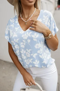 CandyTM BLUZKA AMORE Z DEKOLTEM W SEREK BŁĘKITNO-BIAŁA W KWIATY