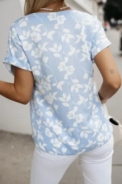 CandyTM BLUZKA AMORE Z DEKOLTEM W SEREK BŁĘKITNO-BIAŁA W KWIATY