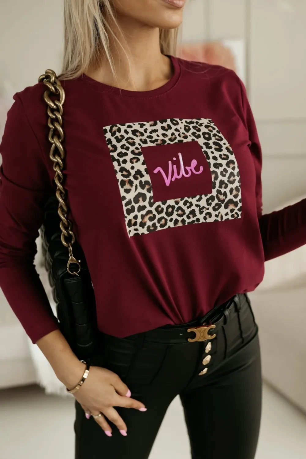 CandyTM BLUZKA BASIC LONG Z PANTERKOWYM NADRUKIEM VIBE BURGUNDOWA
