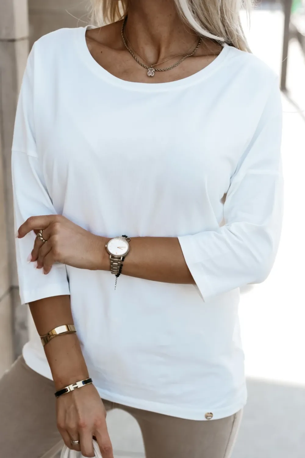 CandyTM BLUZKA BAWEŁNIANA RICCI Z DEKOLTEM W ŁÓDKĘ Z RĘKAWEM 3/4 BIAŁA