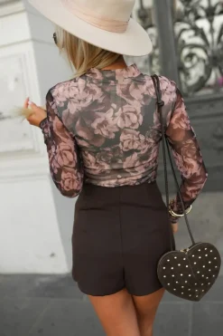 CandyTM BLUZKA COCO Z PÓŁGOLFEM W KWIATY BEŻOWO-CZARNA