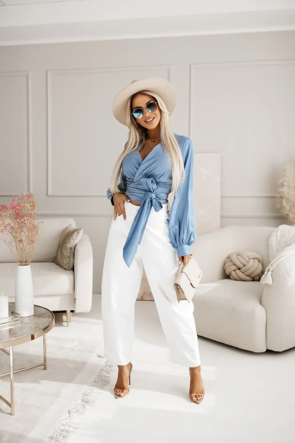 CandyTM BLUZKA DIAMOND Z KOPERTOWYM DEKOLTEM NIEBIESKI JEANS