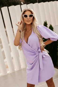 CandyTM SUKIENKA Z KOPERTOWYM DEKOLTEM SUNSET WIĄZANA Z BOKU LILA